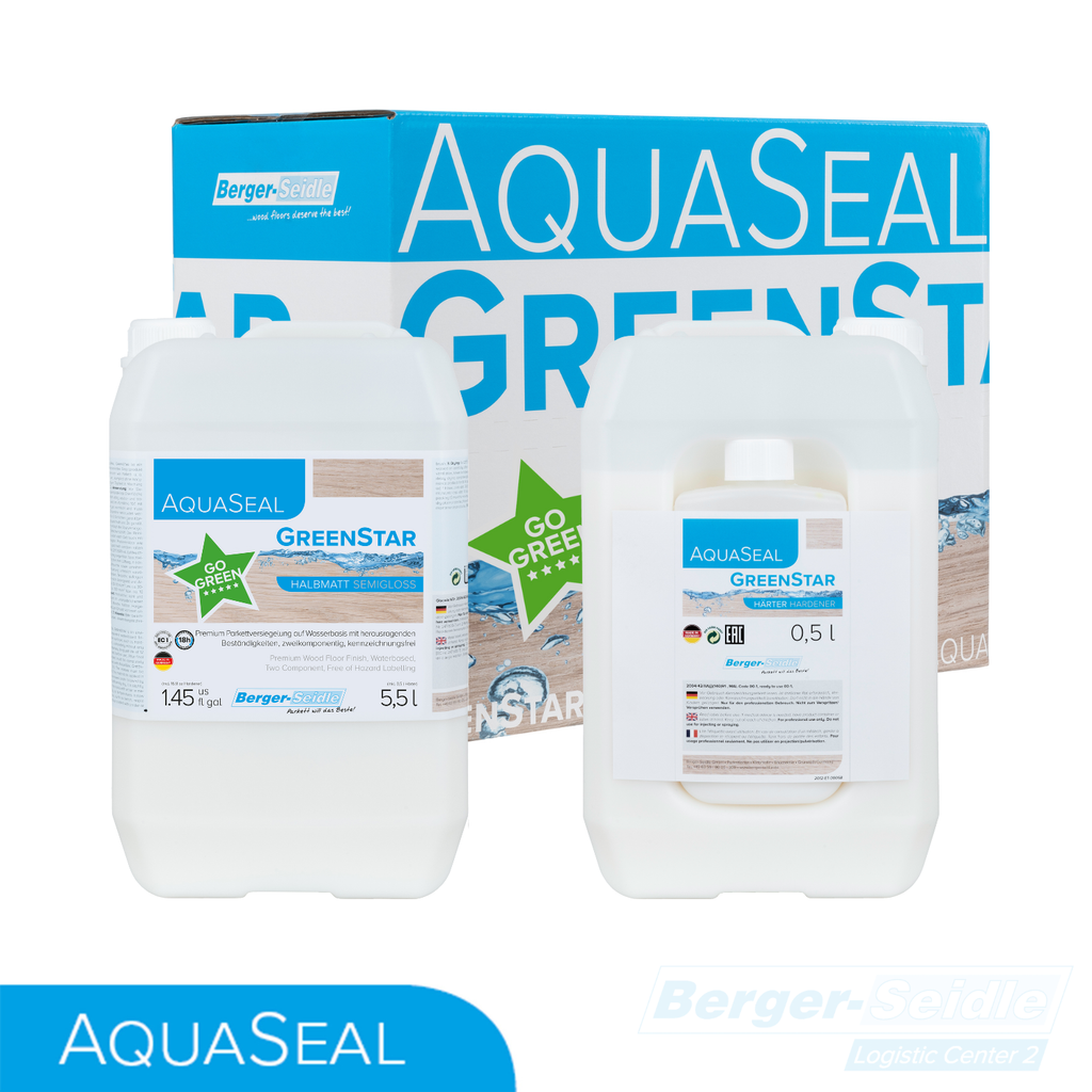 Abgebildet sind drei AquaSeal GreenStar-Behälter unterschiedlicher Größe und ein Karton. Die Behälter sind weiß mit blauen und grünen Etiketten. Auf dem Karton und den Etiketten sind der Markenname Berger-Seidle und ein umweltfreundlicher Schriftzug ("Go Green") angebracht.