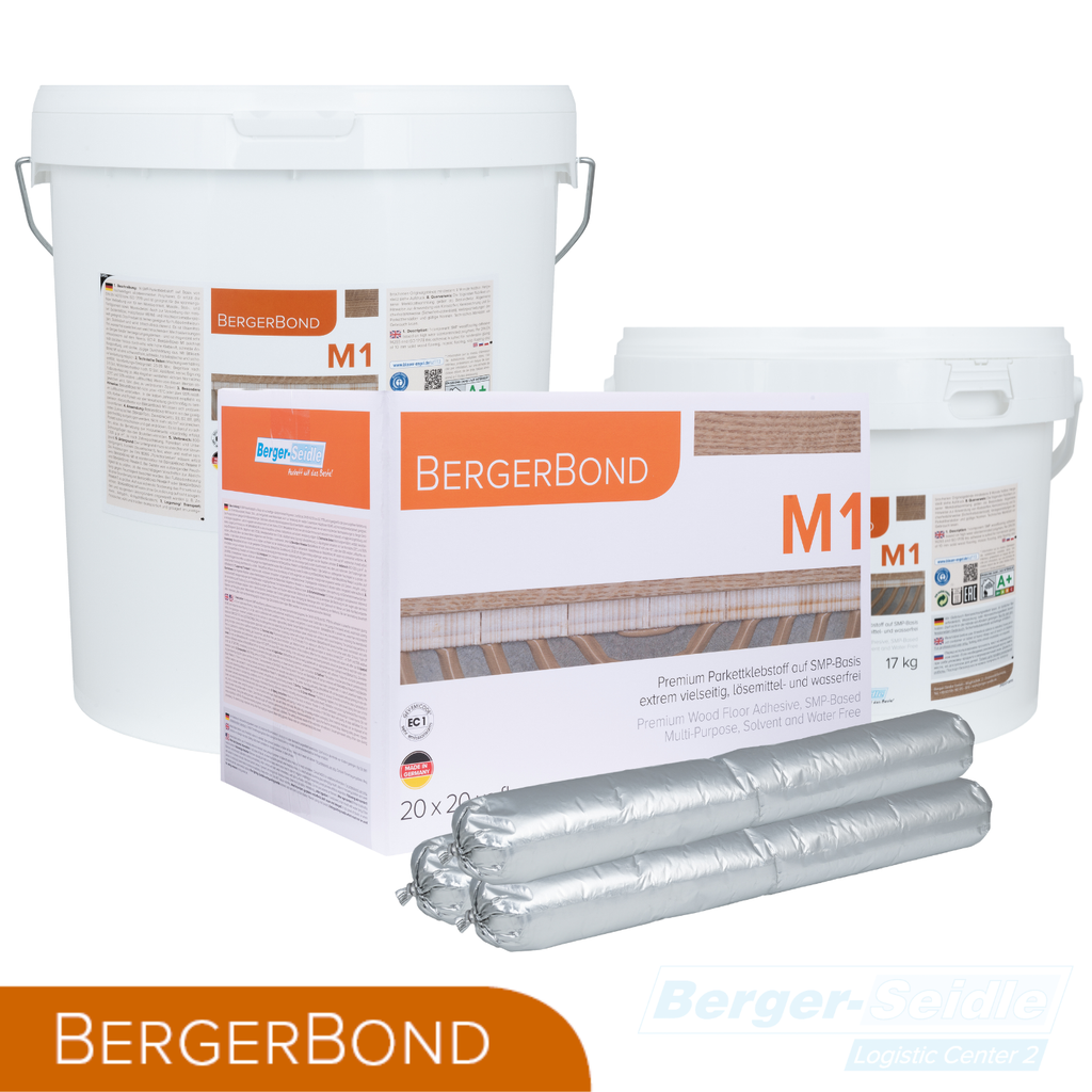 Abgebildet sind drei BergerBond M1 Produktbehälter: ein großer Eimer, ein mittlerer Eimer, ein Karton und drei silberne Folienklebepackungen, die für die Verlegung von Bodenbelägen und Parkett verwendet werden. Alle Verpackungen sind mit einem Branding versehen.